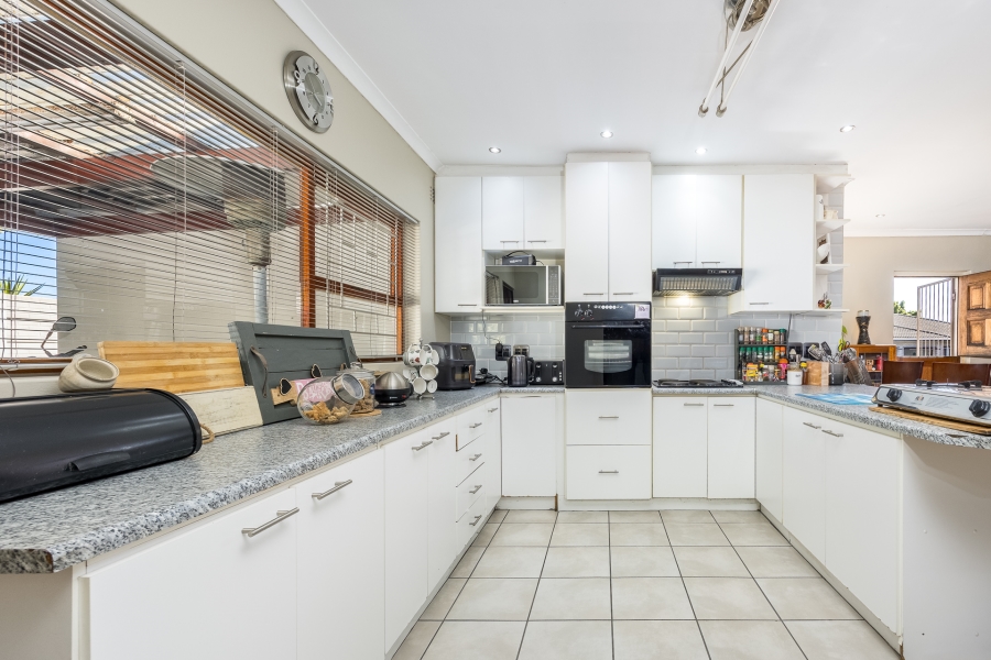 4 Bedroom Property for Sale in Rouxville Western Cape